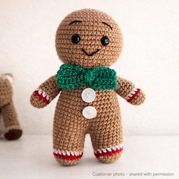 il_fullxfull.7532913652_8kfo.jpg Gingerbread Man & Woman Crochet Pattern | Easy Christmas Amigurumi Ornament | Gingerbread Couple