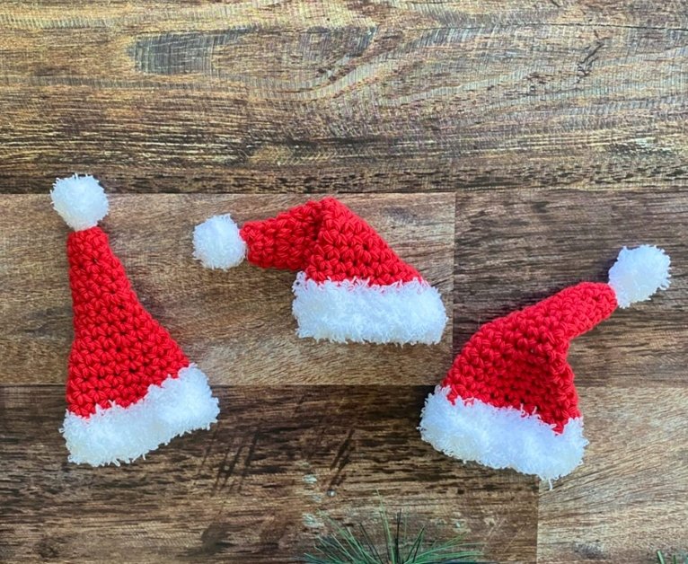 crochet Christmas baubles and ornaments